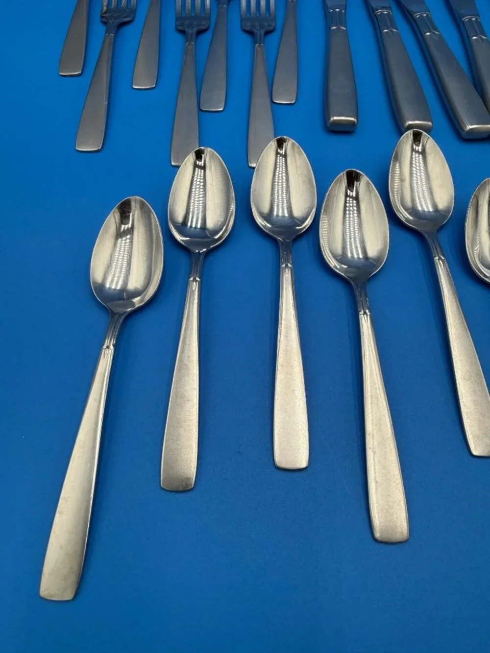 Oneida Satin Accent Flatware Set Spoons Forks Knives 43 Pc Set